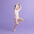 Afbeelding laden in Galerijviewer, Swim Essentials | Floral Love | Meerkleurig Meisjes UV Badpak met lange mouwen Kids Plus