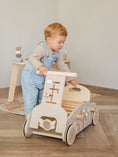 Afbeelding laden in Galerijviewer, Label Label – 3 in 1 Rocker, Walker and Car – Nougat Kids Plus