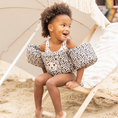 Afbeelding laden in Galerijviewer, Swim Essentials | Safari Chique | Beige Puddle Jumper 2-6 jaar
