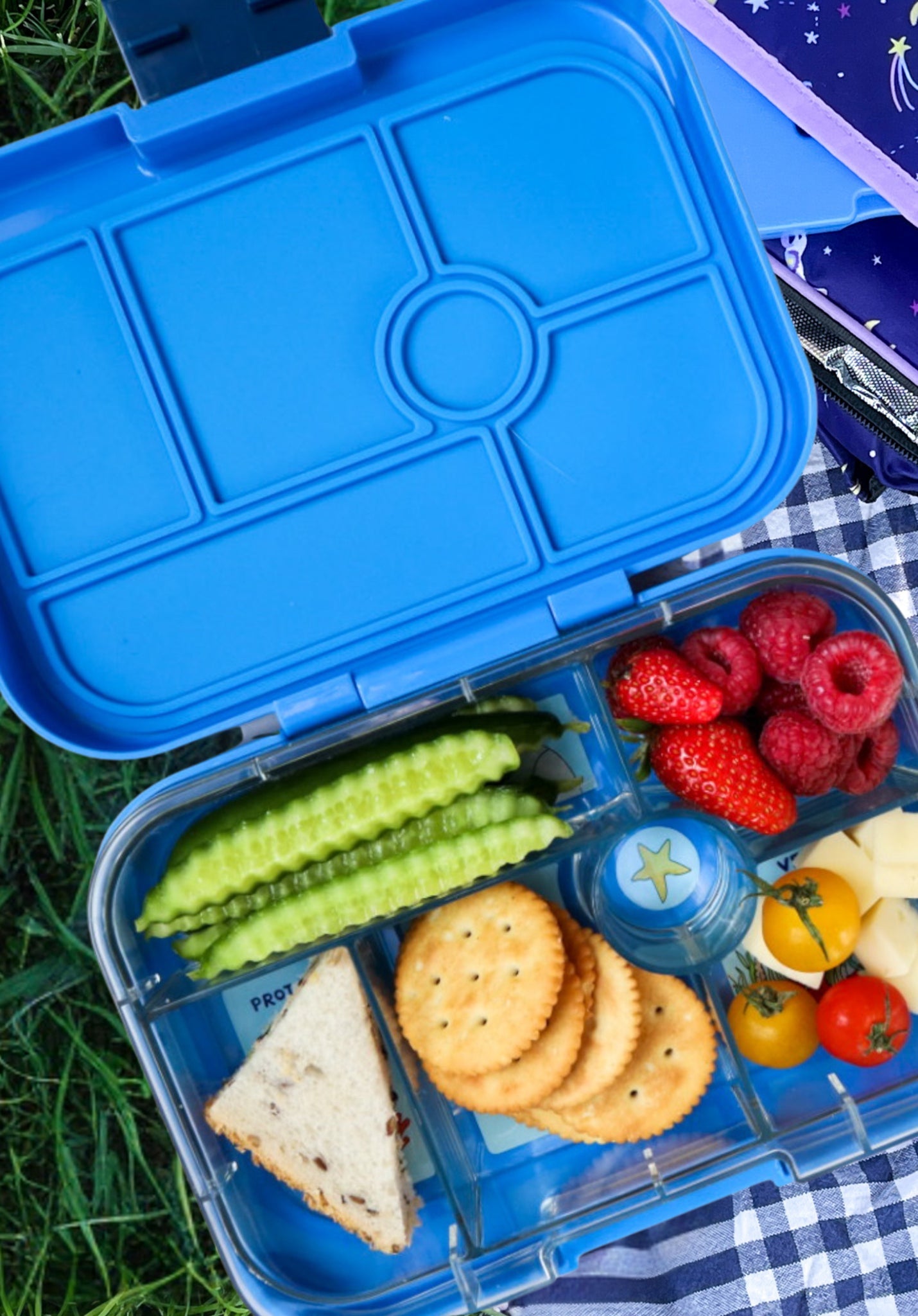 Yumbox Original – Surf Blue / Funny Monsters tray Kids Plus
