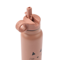 Afbeelding laden in Galerijviewer, Liewood Falk Water Bottle 350 ml – Cat Dark Rose Kids Plus
