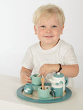 Afbeelding laden in Galerijviewer, Label Label – Houten Thee Set – Green Kids Plus
