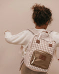 Afbeelding laden in Galerijviewer, Mrs Ertha Rugzak – Soft Squares 31 CM Kids Plus
